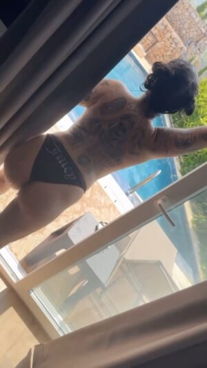 Felix Mufti Instagram - c*nt sun🌞brat moon🌑