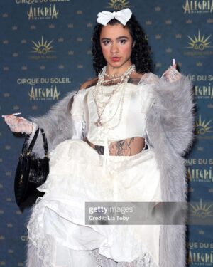 Felix Mufti Instagram - cirque du soliel premiere the other night was insaneee 🙏🏽
styled by @pretending2besomeone
makeup by @saffronjacobsmakeup 
nails by @nudeynails