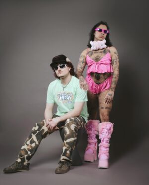 Felix Mufti Instagram - BARBIE A DONT NEED A KEN 💅🏽❌

I LOVE SLUTS OUT ON ALL PLATFORMS NOW !!! UR OFFICIAL ‘WE BACK OUTSIDE’ ANTHEM 🥰