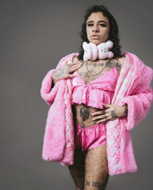 Felix Mufti Instagram - BARBIE A DONT NEED A KEN 💅🏽❌

I LOVE SLUTS OUT ON ALL PLATFORMS NOW !!! UR OFFICIAL ‘WE BACK OUTSIDE’ ANTHEM 🥰