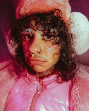 Felix Mufti Instagram - The hot pink space cadet explorer @felixmufti ❄️☁️

Direction / photography @lukebryantphoto 
Styling @felixmufti 
Makeup @lipglosslezza 
Teeth / lashes @bijouxbeautyofficial 
Nails @nikkinailedit_ 
Assist @misa_osama 
Space @vesselstudios