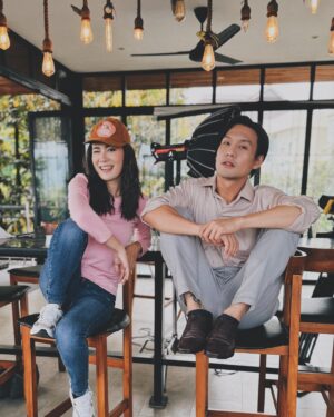 Fendy Chow Instagram - Nonton kita belajar jadi romantis yah di sctv nanti jam 10 pagi 😇
