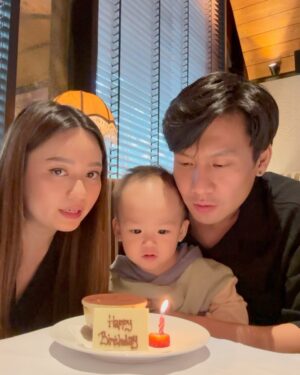 Fendy Chow Instagram - Happy birthday to my beloved husband and papanya avery ❤️
Thankyou udah jadi suami dan papa yang terbaik untuk aku dan avery..
Di umur yang baru ini semoga segala yang kamu impikan bisa tercapai, selalu diberkati dan menjadi berkat , bahagia sehat panjang umur, dan semua yg kamu kerjakan berhasil dan sukses.. we’ll always support you..
We believe in you no matter what..keep going n be strong 💪🏻
Love youuu so muchos..