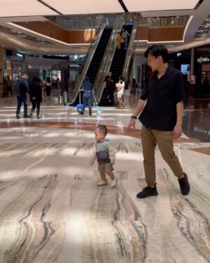 Fendy Chow Instagram - Happy birthday to my beloved husband and papanya avery ❤️
Thankyou udah jadi suami dan papa yang terbaik untuk aku dan avery..
Di umur yang baru ini semoga segala yang kamu impikan bisa tercapai, selalu diberkati dan menjadi berkat , bahagia sehat panjang umur, dan semua yg kamu kerjakan berhasil dan sukses.. we’ll always support you..
We believe in you no matter what..keep going n be strong 💪🏻
Love youuu so muchos..