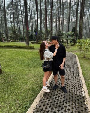 Fendy Chow Instagram - Sekali2 foto berdua yah ❤️ @fendychow