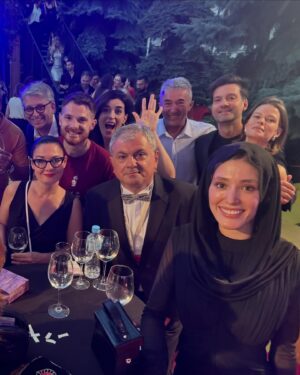 Fereshteh Hosseini Instagram - .
To remember ❤️👠
@sarajevofilmfestival 
#dwellingamongthegods ❤️
Thanks @zardouz.ir  @mohammad_pooreskandarian for making me my dream dress 👗💕
Thanks @yaseahorsedesign @yasea.s  for my lovely purse 👛💕