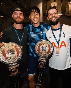 Fergal Devitt Instagram - WWE Superstars 🤝 Spurs Superstars