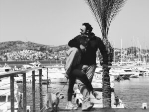 Ferit Aktuğ Instagram - Siyah Beyaz’ın zıtlığı ve uyumu gibi mi yoksa 💜 İYİ Kİ DOĞDUN DÜNYA TATLISI 💋🙏😍