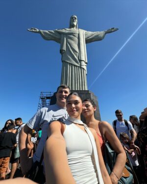 Fernanda Concon Instagram - Não é todo dia que você está aos pés de uma das 7 maravilhas do mundo e por acaso ela fica no seu país