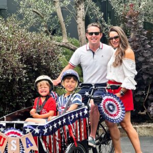 Fernanda Machado Instagram - Mais um 4 de Julho super divertido com meus amores!!!!
Feriadão prolongado por aqui! Bom fim de semana pra todos! 😘

It was a very happy and fun 4th of July! 💙❤️🇺🇸🎊🎉 

#happy4th #fun4th #maternidade #omaioramordomundo #minhafamiliameutudo 
#veraocommeusamores