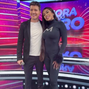 Fernanda Medrado Instagram - @rodrigofaro essa dupla merece um oi ?  HAHAHAHA 🌎 
Work