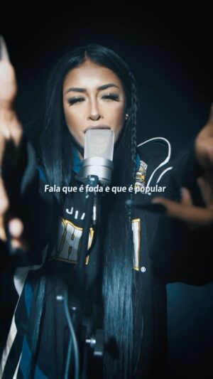 Fernanda Medrado Instagram - Cachorro que late não morde . 
Reposta / curte comenta