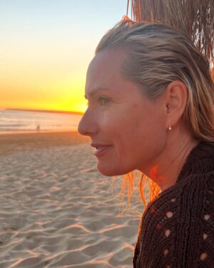 Fernanda Serrano Instagram - Um final de dia de sol bonito! #diadesol #ferias #lastdaysofsummer photoshooting by @teresa_mesquita_remax
