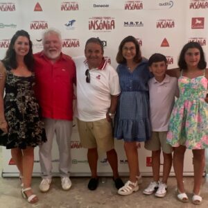 Fernando Mendes Instagram - Diretamente dos USA, a família TAVARES, veio assistir ao @espetaculoinsonia , no @tempoportimao , em @portimaooficial 
Muito obrigado pela vossa amizade🙏👍🙏

TEMPO - Teatro Municipal de Portimão - Montagens
“Insónia” – Dias 1, 2 e 3 de Agosto de 2024 – 22h
Portimão - Inserido na programação do Humor.PTM – Festival de Comédia de Portimão 2024

Bilhetes à venda na BOL ou na bilheteira do TEMPO, de terça a sábado entre as 13h00 e as 18h00 e em noites de espetáculo até ao seu início. BOL - Insónia - Portimão
Humor.PTM - Festival de Comédia de Portimão’24
AZul - Rede de Teatros do Algarve - @
#FernandoMendes #Portimão #VisitPortimão #Algarve #VisitAlgarve #Teatro #humorptm 
#FestivaldeComédiadePortimão2024 #Insónia #UmEspetáculoParaBrincarComCoisasSérias #TeatroMunicipaldePortimão #RoberoPereiraAutor #Teatro #Humor #BOL #tempoportimao