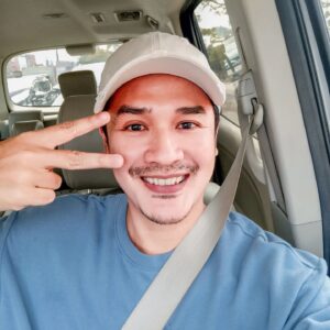 Ferry Ixel Instagram - "Kedamaian dimulai dengan senyuman."😁😁