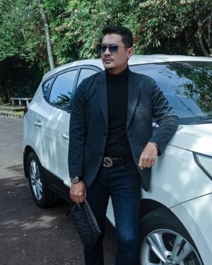 Ferry Ixel Instagram - ​​"Jika kamu melihat apa yang kamu miliki dalam hidup, kamu akan selalu memiliki lebih banyak. Jika kamu melihat apa yang tidak kamu miliki dalam hidup, kamu tidak akan pernah merasa cukup." ☺🙏