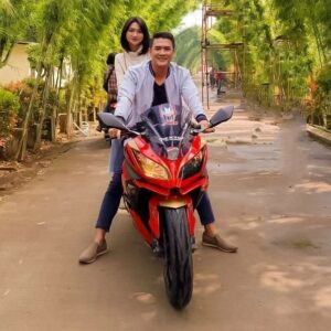 Ferry Ixel Instagram - Udah lama ga jalan2 pakai motor, tunggu kami ya di SUARA HATI ISTRI 🤪🤪
@tiarrapermata 
@mkf_official