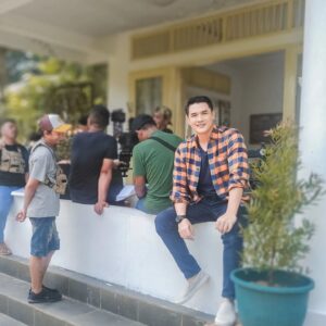 Ferry Ixel Instagram - Jangan lupa selalu bahagia dan bersyukur😊😊