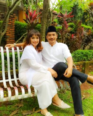 Ferry Ixel Instagram - Eh neng @mela_amelia19 kita ketemu  lagi di Suara Hati Istri.. Tunggu ya tanggal mainnya☺☺