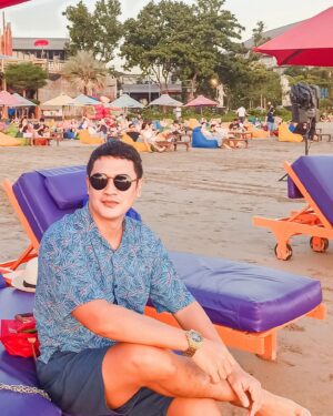 Ferry Ixel Instagram - "Ucapkanlah syukur setiap saat, sebab bahagia tidak akan pernah datang untuk seseorang yang tidak dapat menghargai apa yang sudah dimiliki"