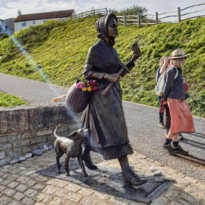 Fiann Smithwick Instagram - Yesterday was the grand unveiling of the 200-year overdue statue to one of my personal heroes, the pioneering 19th Century fossil hunter Mary Anning. I'm sure many of you will be more than familiar with Mary's life and work, but for those who aren't, she is widely considered to be the greatest fossil hunter of all time.

She found thousands of incredibly rare fossils at Lyme Regis that no one had found before and helped to start palaeontology as a science. Her specimens, including the first ichthyosaurs, plesiosaurs, and pterosaurs, were pivotal in us understanding about life before humans in the deep past and were important in the development of the theory of evolution. 
🦈🐬🦖
Sadly, she lived in poverty for much of her life, and was not properly recognised for her work in her lifetime. She wasn't allowed into the Geological Society of London because she was a woman, despite knowing more about fossils than any man in there. The Jurassic Coast wouldn't be the place it is without her, yet it's taken this long for a statue to be made in her honour. 
🐚🐚🐚
A massive congratulations to the team at @maryanningrocks for getting this statue put in its rightful place. And a special thanks to Evie for kick starting the whole thing. Your effort to get this done was incredible and will inspire generations who head out past Mary to go fossil hunting. I know I'll be giving her a nod before passing by to find the same types of fossils she found. And I'm sure fossil hunters in 200 years will do the same! 
🌊🏖🐚
#fossil #fossils #art #geology #palaeontology #paleontology #paleo #curiosity #ancient #history #collect #collection #animal #animals #evolution #science #museum #beach #collecting #treasure #lymeregis #lyme #maryanning #maryanningrocks #jurassiccoast #dorset #ammonite #ammonites #ichthyosaur #plesiosaur