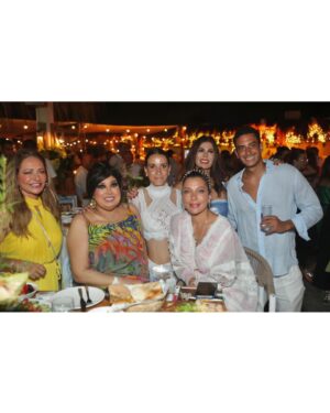 Fifi Abdo Instagram - الف مبرووووك للعروسة يارا عبد الغفار و العريس ابراهيم الشرقاوي ربنا يسعدكم و يهنيكم و الف مبرووك لحبيبتي الدكتورة شريفة ابو الفتوح عقبال ما تفرحي باولادهم ان شاء الله. بحبكم ❤️❤️❤️❤️❤️