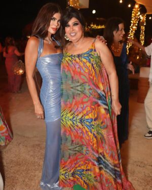 Fifi Abdo Instagram - الف مبرووووك للعروسة يارا عبد الغفار و العريس ابراهيم الشرقاوي ربنا يسعدكم و يهنيكم و الف مبرووك لحبيبتي الدكتورة شريفة ابو الفتوح عقبال ما تفرحي باولادهم ان شاء الله. بحبكم ❤️❤️❤️❤️❤️