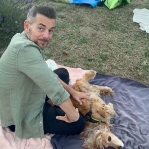 Filippa Lagerbäck Instagram - Un concerto immersi nella natura, in un meraviglioso campo di lavanda della Toscana, viaggiando con la musica di @emiliano.toso che ci regala sempre e solo buone vibrazioni. Grazie di 💜🐝🌾
