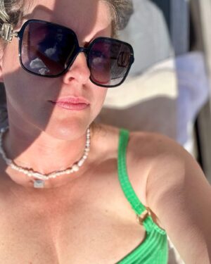Filippa Rådin Instagram - Det är ändå oroligt. 
Igår var det spöregn och storm och man var orolig för att något träd skulle blåsa omkull och så vaknar man till det här, knallblå himmel och sol ☀️ 
Tvära kast kan man lugnt säga.
Vad har du för väder där du är? 
❤️F