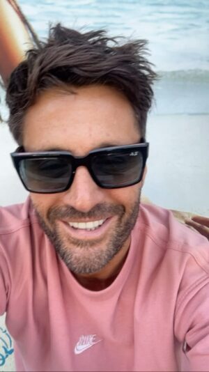 Filippo Bisciglia Instagram - … Grazieeeeeeeeee … voi con noi, noi con voi …
sempre insieme … #temptationisland 💪🏻🔥🌴