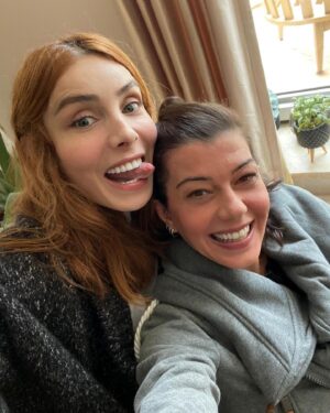 Filiz Ahmet Instagram - 🤘🏼😎 #forever @eclipsnf 🧿