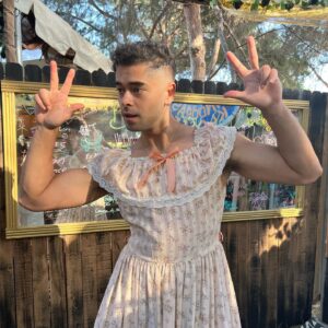 Fin Argus Instagram - Went to the Renaissance Pleasure Fair and all I got was this stupid pleasure.