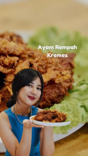 Fita Anggriani Instagram - Ini dia resep andalan mamak buat para Bubu di rumah! Yuk cobain juga! Btw bahan2 yang aku pake belinya di Bliblimart ya! Bubu bisa dapet CASHBACK 100.000 TIAP MINGGU, MAU BELANJA HARI INI, BESOK ATAU KAPAN AJA BISA KARENA PROMONYA ADA TERUS! Jangan lupa juga pakai kode voucher: SIPFITA. Ga cuma itu Bubu, selama anniversary, Blibli bakal bagi-bagi cashback sampai 113% loh! Jangan sampai ketinggalan!

Ayam Rempah Kremes 

Bumbu halus :
* Bawang merah 
* Bawang putih
* Lengkuas 
* Sereh (bagian batang dalamnya)
* Kunyit

Bahan lain :
* Ayam paha boneless ada kulitnya
* Saos tiram 
* Garam 
* Lada putih
* Daun jeruk iris cincang 
* Tepung maizena 
* Telur (untuk kremesan nya)
* Minyak goreng 

Cara buat :
1. Ayam paha boneless dicampur kan semua bumbu halus dan bahan lainnya (kecuali telur) dan dimarinasi selama kurang lebih 30 menit.
2. Ayam yg sudah dimarinasi digoreng di minyak panas dengan api sedang sampe mencoklat, angkat dan tiriskan.
3. Sisa bumbu marinasi masukan telur, aduk rata dan goreng ke minyak bekas ayam tadi untuk jadi kremesannya. Goreng sampe mencoklat dan garing.
4. Hidangkan kremesan diatas ayam gorengnya. Done ✨

#BubuPastiSIP bareng #SahabatIbuPintar #TanpaTipuTipu #PastiPuasDiBlibli #BlibliSahabatIbuPintar #Blibli #UltahBlibli13th #ResepBumin