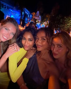 Flora Coquerel Instagram - She said YES 🤍
Je te souhaite un amour aux mille couleurs, infiniment grand et éternel ma @malikamenard14 💍