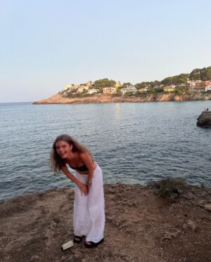 Florence Hunt Instagram - laughing at own joke