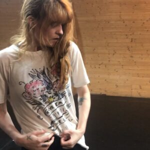 Florence Welch Instagram - IGGY POP VS SWAN LAKE 🦢
Improvisation with @penelope_sharp x