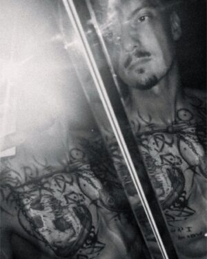 Florian Diedrich Instagram - 1 - new ink 🖤 
2 - Spiegel-Selfie 
3 - einfach unscharf 
4 - ich fahre unheimlich gerne Auto. Entdecke dabei ständig neue Musik & hab einfach meist ne gute Zeit. Fahrt ihr gerne Auto, oder ist das Stress für euch? 
5 - Kickboxen, Bild nach dem Training 
6 - Kickboxen, Bild nach dem Sparring... 😅 
7 - Checkt unbedingt den aktuellen IDR Drop aus!!! 
8 - Summer Fit Check 
9 - new Cap 
10 - neues Auto für den Berliner Stadtverkehr. Monster Truck "Joker" mit über 900 PS 😂