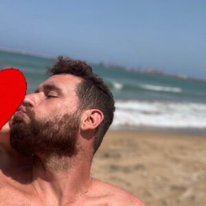 Fran Antón Instagram - Muchas Felicidades a mis dos Preciosas, me tenéis robado el corazón. os quiere papá Fran. A&J ♥️♥️