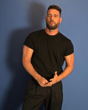 Fran Antón Instagram - Nuevas fotos con @artphoto_dancer_models_asensio
Muchas gracias por la sesión.

#actor #director #model