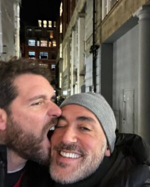 Fran Antón Instagram - Muchas Felicidades MI AMOR…
Gracias por hacerme tan feliz solo espero que estemos siempre juntos, viviendo millones de aventuras más.
Gracias por regalarme a nuestras pequeñas, por ser tan generoso, eres un ser de luz. Te quiero infinito y deseando que llegue el 16 de septiembre♥️

#teamo