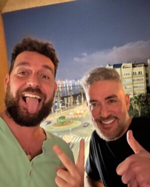 Fran Antón Instagram - Muchas Felicidades MI AMOR…
Gracias por hacerme tan feliz solo espero que estemos siempre juntos, viviendo millones de aventuras más.
Gracias por regalarme a nuestras pequeñas, por ser tan generoso, eres un ser de luz. Te quiero infinito y deseando que llegue el 16 de septiembre♥️

#teamo
