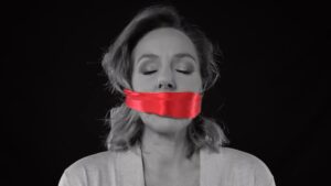 Fran Antón Instagram - NO MÁS SILENCIO. Spot contra la agresión sexual. 
25N

Gracias a la Consejeria de Presidencia, administraciones Públicas e Igualdad 
A la Viceconsejera @fadabel e @igualdadmelilla por apostar por nuestro trabajo.

Dirección: @franantonlopez

Igualdad original: @FranAntonLopez @Kikohernandeztv

Producción @khantonproducciones 

Bailarines y coreografía: #JoseLuisSendarrubias y @mariagonzalezactriz 

Con la colaboración de maravillosas MUJERES involucradas con la causa a las que quiero y admiro:

#RocioCarrasco 
@Pepa Rus 
@melaniolivares 
@evamarciel 
@evaisanta 
@alejandra_acedo
@elenadejose 
@angelahernandez.artista 
#Habiba 

B.S.O Original @claraespejomusic y @durazzolupo96 

Camara @jensen_pro 

Maquillaje el maravilloso @jose.merina 

Colaboración alumnos @el_invernadero_ae 

Gracias @marialoretoramirezgonzalez por toda la gestión 
Gracias @nachogde por toda su ayuda.
Gracias @bingolasvegas por cedernos su espacio.

#25N
#nomassilencio