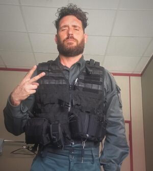 Fran Antón Instagram - Después de casi dos meses dos meses de rodaje, termina mi participación en la serie CNNV DE @hbo.  GRACIAS AL EQUIPAZO POR TODO EL CARIÑO. 

#rodajes #series #ficcion #hbo #actor