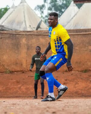 Francis Ngannou Instagram - Enjoying my time back home, playing football ⚽️ and enjoying life ☝🏿 @sablefcdebatie
