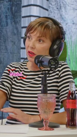 Francisca García-Huidobro Instagram - A quien no le ha pasado!!!!
Ya está en YouTube y Spotify el nuevo capítulo  de DI LA VERDAD ROSA 🌹 
“las vergüenzas “
Leemos todos sus comentarios …vayan a verlo o escucharlo y nos comentan !!!
Besos gigantes 💋🌹