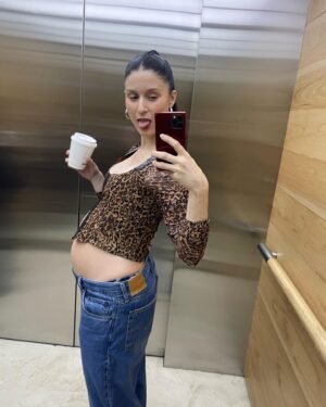 Francisca Valenzuela Instagram - baby tiene nuevas madrinas y son lo más🧚‍♀️✨✊💥💕🐣 celebrando el poder femenino en cdmx el fin de semana ⚡️⚡️⚡️⚡️⚡️⚡️⚡️