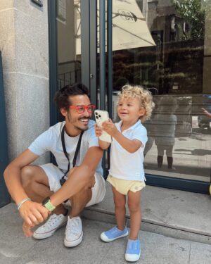 Francisco Garcia Instagram - Resumo dos últimos dias:
1 - pai & filhos 
2 -  pai babado 
3 - mi españolita 💃🏼
4 - 2a tarta de queso da semana 
5 - a chef da tarta 🧀
6 - melhor arroz 🦞das férias
7 - foi ao supermercado e pediu uma 🍜letras 🥰
8 - 🛹👌🏽🩵
9 - selfie com a mais guapa ❤️
10 - até já 👋🏼 aos melhores anfitriões 🫶🏼