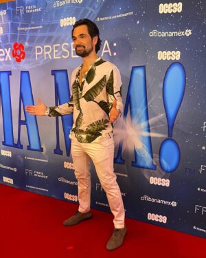 Francisco Rubio Instagram - @pacsrubio brillando esta noche desde la alfombra roja de @mammamia_mx ✨

#pinpoint #franciscorubio #mammamia #mammamiamusical #redcarpet #redcarpetstyle #look