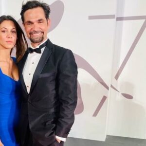 Francisco Rubio Instagram - Dreaming a Dream! Hace un año en la Premier Mundial de @bardomovie en la @labiennale #79 Un viaje artístico que me sigue hinchando el corazón de emoción y Alegría! GRACIAS a todo lo que lo hizo posible! Un Honor 💫 rumbo al #ariel65