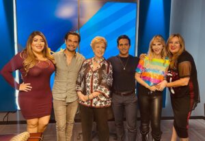 Francisco Rubio Instagram - GRACIAS @maxwoodside @lizz_lopezc @shanikberman @flormarinaplata @radioformulamx por recibirnos tan cálidamente y con tanto AMOR! 
Hablando de @mammamia_mx 🙌🏻🙏🏻💫❤️😘